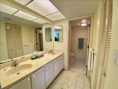 Newly Renovated 3 Bedroom Condo Short Walk to Beach