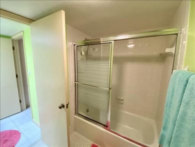 Newly Renovated 3 Bedroom Condo Short Walk to Beach