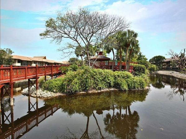 Charming Vacation Condo with One Bedroom in Naples