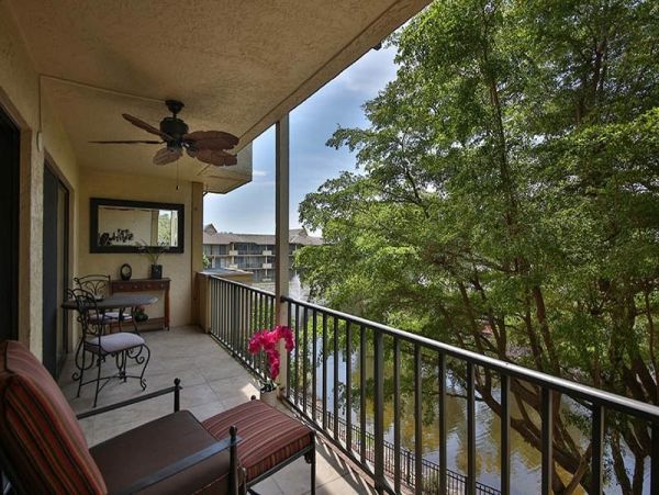 Charming Vacation Condo with One Bedroom in Naples