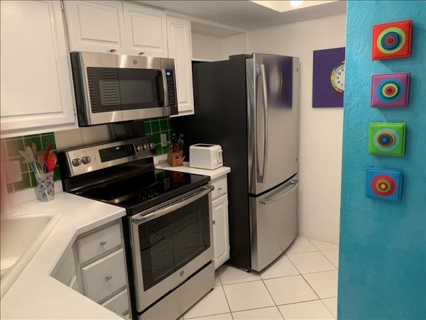 Charming Vacation Condo with One Bedroom in Naples
