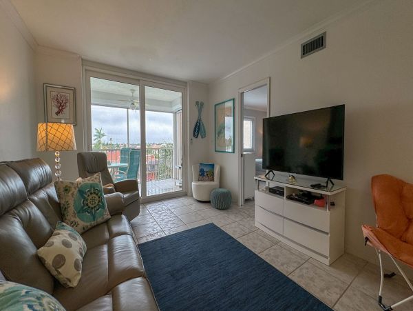 Lovely Condo with 2 Bedrooms in Marco Island