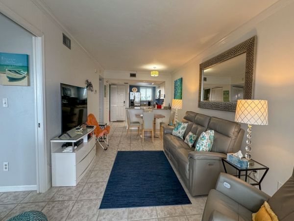 Lovely Condo with 2 Bedrooms in Marco Island