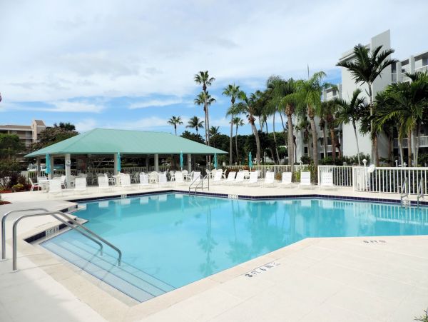 Lovely Condo with 2 Bedrooms in Marco Island