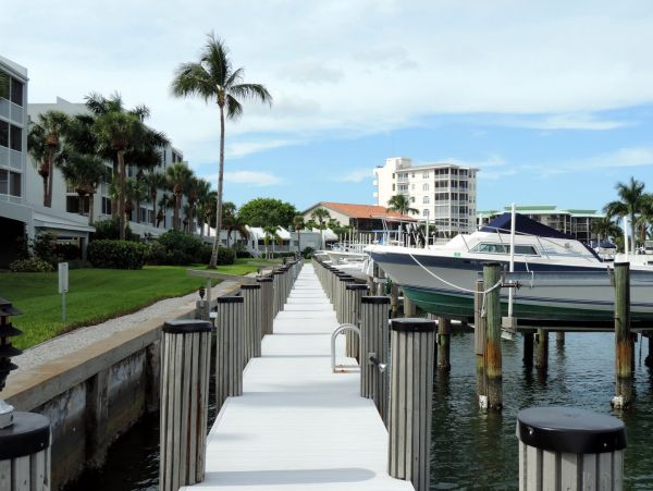 Lovely Condo with 2 Bedrooms in Marco Island