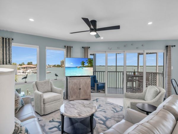 Dream Bayfront Oasis with Amazing Bay Views in Marco Island