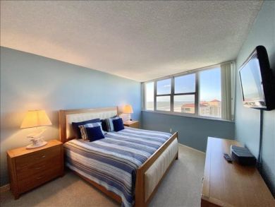 Marco Island Beachfront 2 bedroom Condo with Views