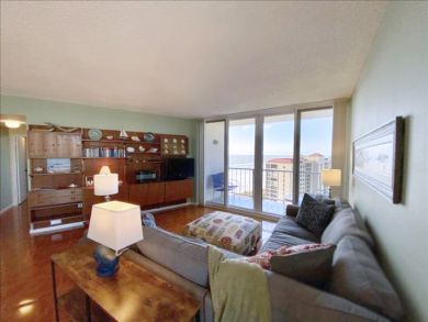 Marco Island Beachfront 2 bedroom Condo with Views