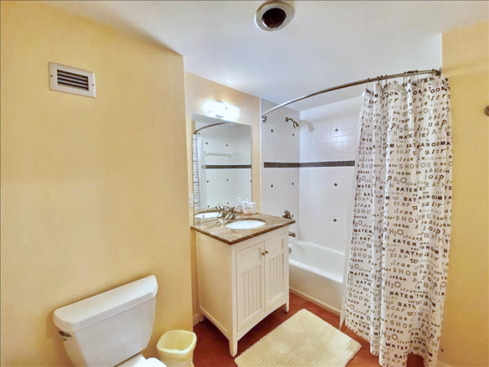 Marco Island Beachfront 2 bedroom Condo with Views