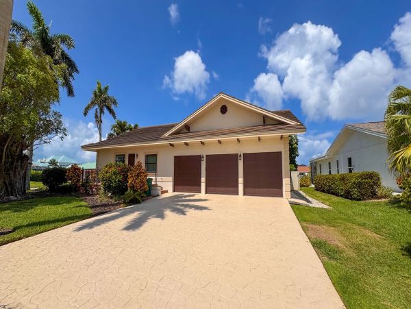 Luxury Vacation Rental Florida Gulf Coast Pool Home
