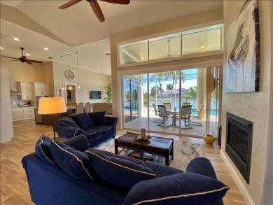 Marco Island Delightful Pool Home on Water