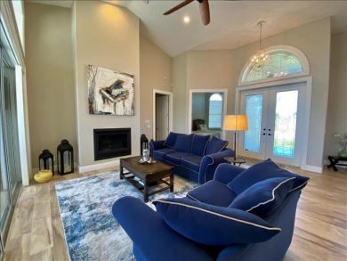 Marco Island Delightful Pool Home on Water