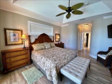 Marco Island Delightful Pool Home on Water