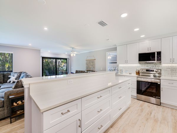 Luxury Coastal Retreat in Sanibel 2 Bedroom Condo