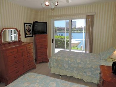 Canal Front 4 Bedroom Vacation Home in Marco Island Canal Front 4 Bedroom Vacation Home in Marco Island
