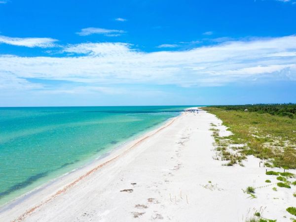Short Walk to Beach Two Bedroom Vacation Condo in Sanibel
