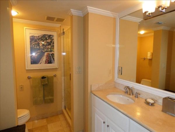 Cozy Condo in Marco Island Located on the Beach