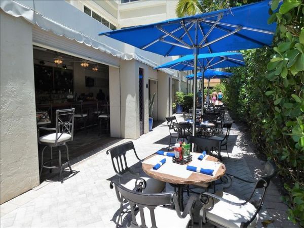 Cozy Condo in Marco Island Located on the Beach