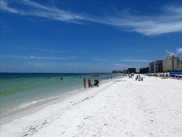 Cozy Condo in Marco Island Located on the Beach