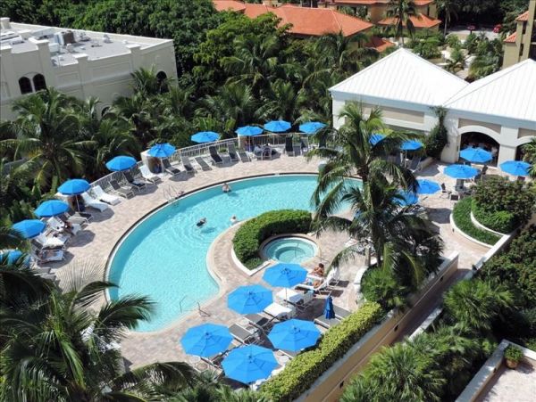 Cozy Condo in Marco Island Located on the Beach