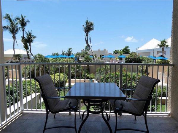 Cozy Condo in Marco Island Located on the Beach