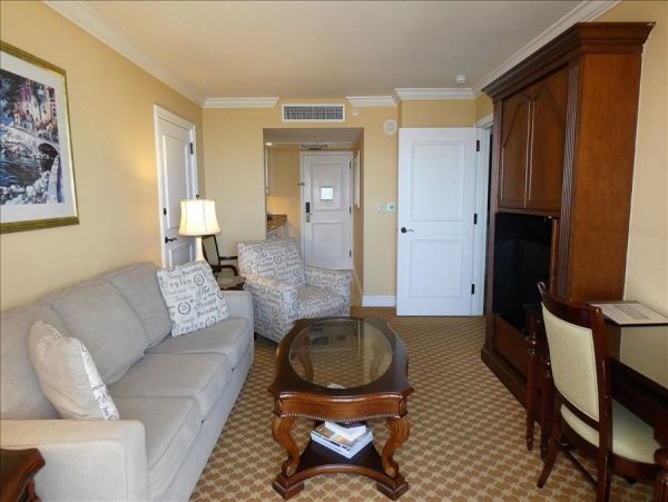 Cozy Condo in Marco Island Located on the Beach