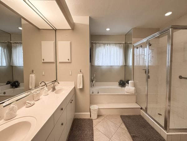 Marco Island Vacation Rental Near Tigertail Beach with Pool