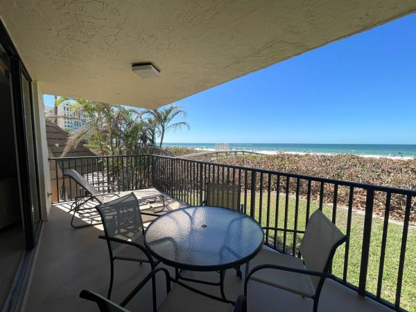 Beachfront Marco Island Condo: Steps to Sand & Pool