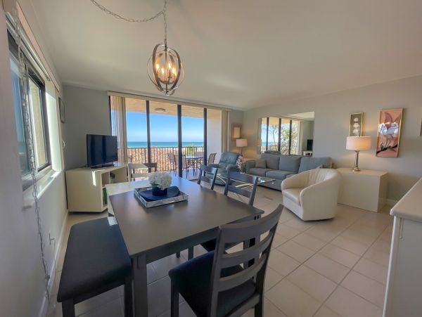 Beachfront Marco Island Condo: Steps to Sand & Pool