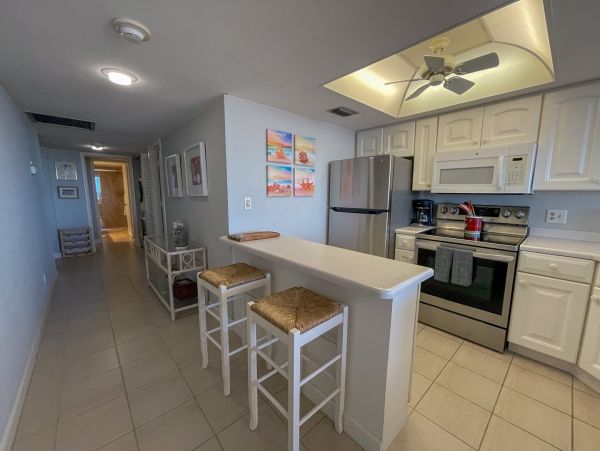 Beachfront Marco Island Condo: Steps to Sand & Pool