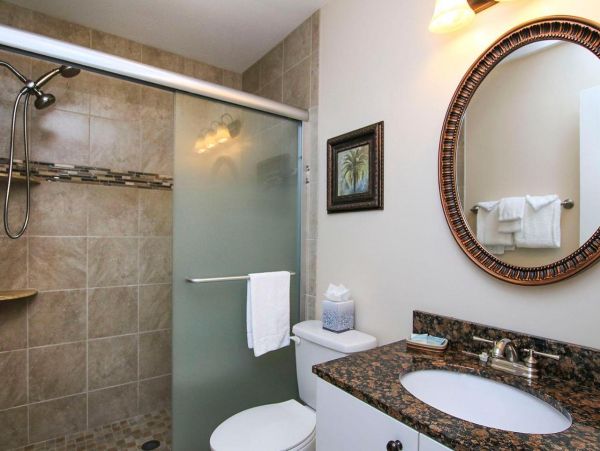 Cozy 2 Bedroom Townhouse Sleeps 6 Guests
