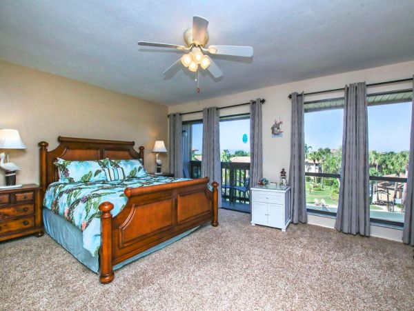 Cozy 2 Bedroom Townhouse Sleeps 6 Guests