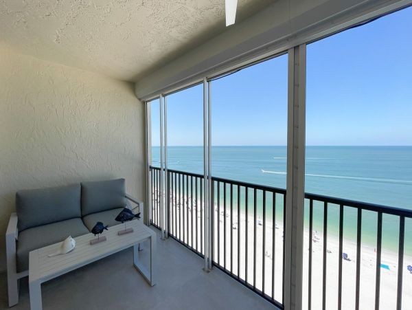 Marco Island 2 Bedroom Beachfront Condo Sweeping Gulf Views