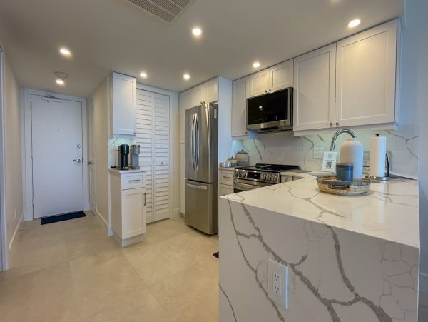 Marco Island 2 Bedroom Beachfront Condo Sweeping Gulf Views