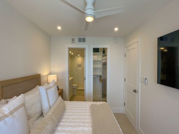 Marco Island 2 Bedroom Beachfront Condo Sweeping Gulf Views