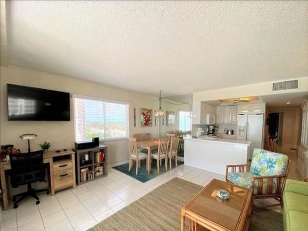2 Bedroom Vacation Condo in Marco Island with Ocean Views