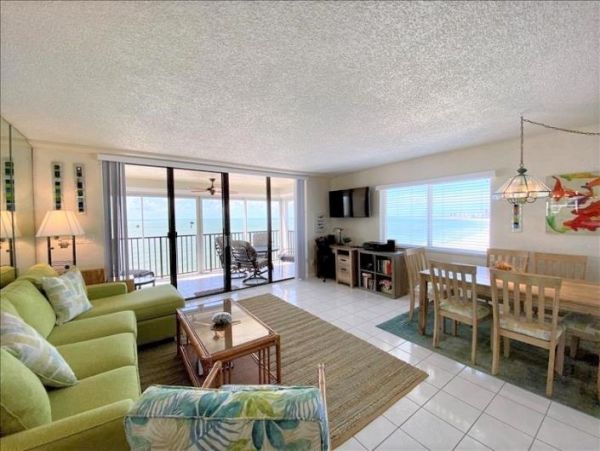 2 Bedroom Vacation Condo in Marco Island with Ocean Views