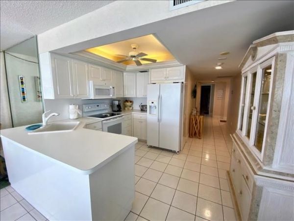 2 Bedroom Vacation Condo in Marco Island with Ocean Views