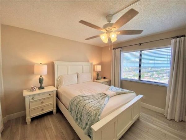 2 Bedroom Vacation Condo in Marco Island with Ocean Views