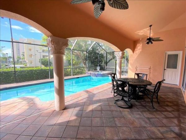 Marco Island Vacation Rental 5 Bedroom Sleeps 10 Guests