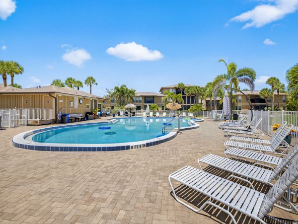 Sanibel Island Vacation Rental  Upgraded Condo with Pool & Beach Access