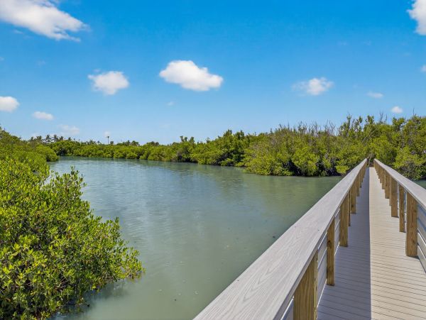 Sanibel Island Vacation Rental  Upgraded Condo with Pool & Beach Access