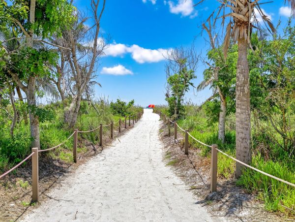 Charming Property in Sanibel - Luxury Beach Vacations