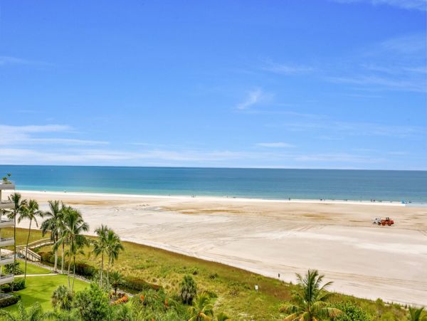 Two Bedroom Marco Island Condo Communal Pool & Tennis Courts