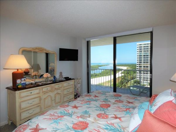 Steps to Beach Marco Island Vacation Condo Two Bedroom