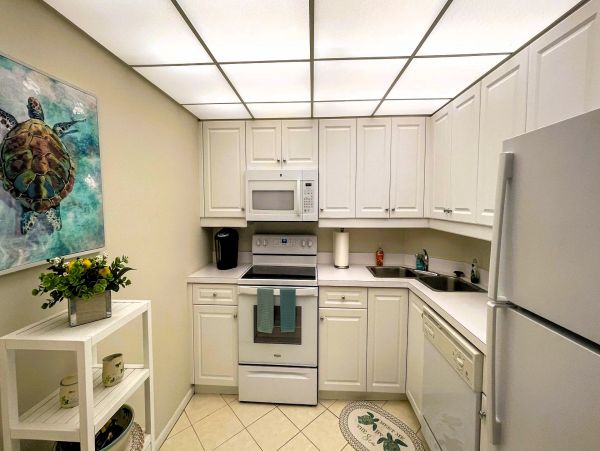 Great Marco Island Vacation Beach Condo Two Bedrooms