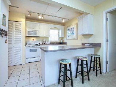 Sanibel Vacation Condo Sleeps Eight Guests