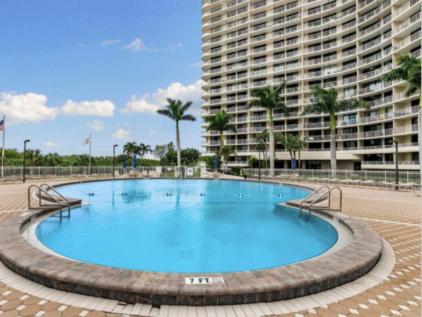 Marco Island Beachfront Condo Views Large Balcony