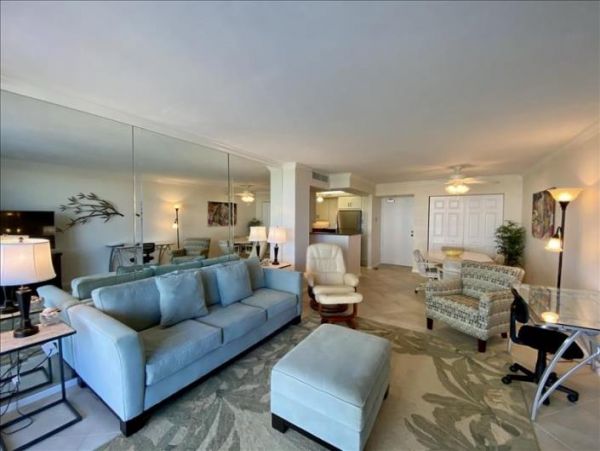Marco Island Updated Condo Northwest View