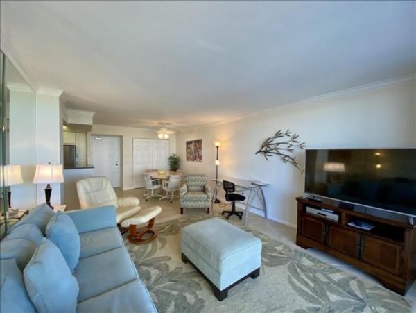 Marco Island Updated Condo Northwest View